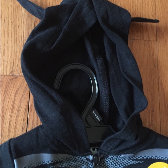 Batman Baby costume 0-6 mths NWT w Cape - Picture 2 of 4